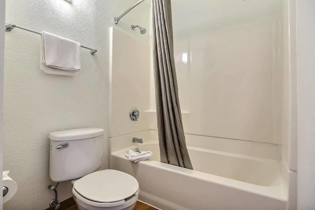 Motel 6-Oakland, Ca - Embarcadero Eksteriør bilde